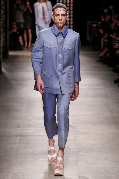 Look 19